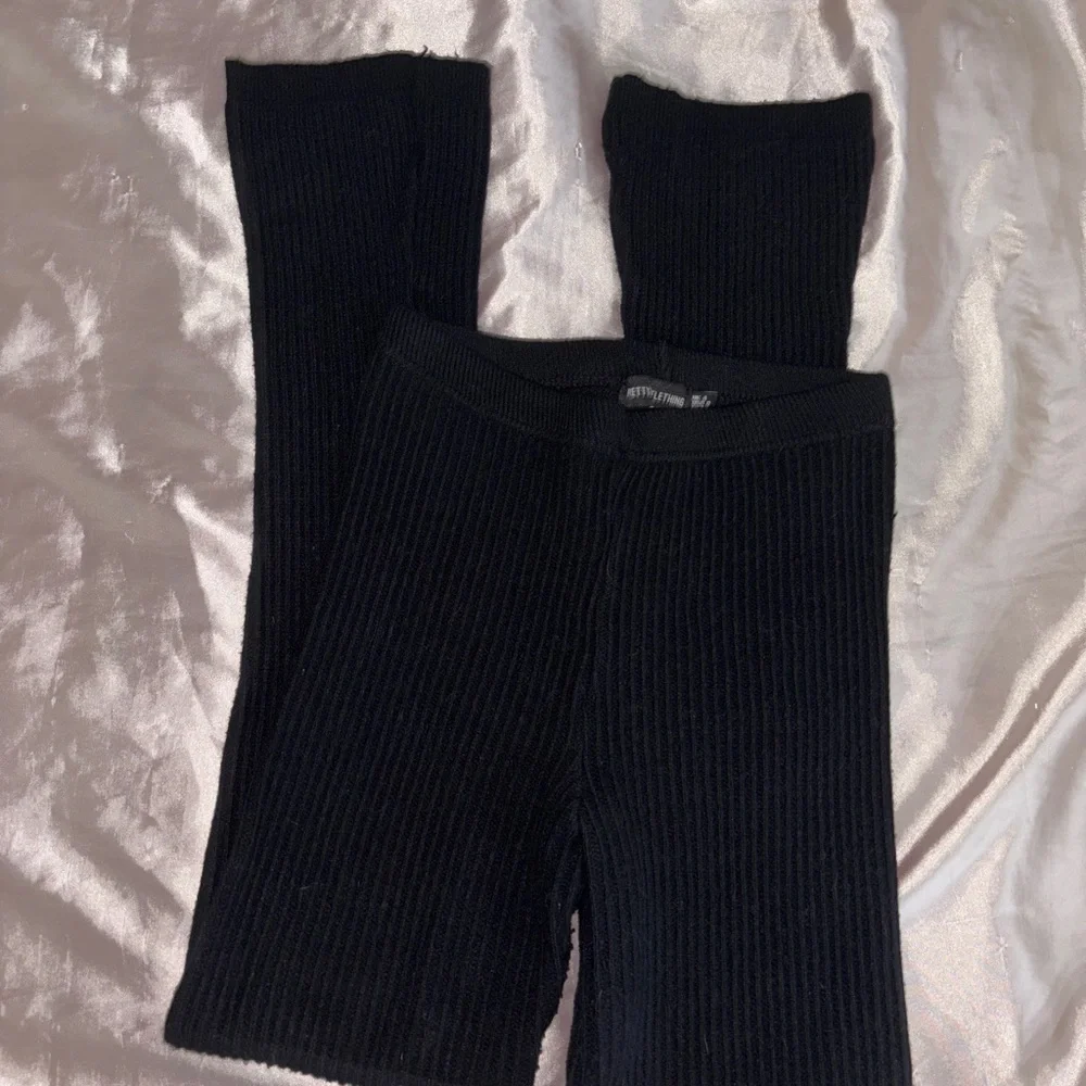 PrettyLittleThing Black Ribbed Knit Set - Picture 5 of 6